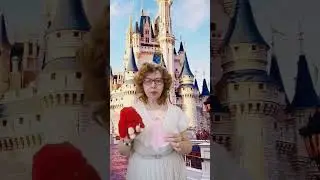 Имя прилагательное. Королева Эльвира разбирает с Долькой признаки предмета. 