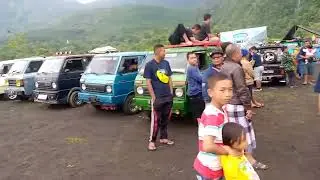 Hijet camving di pasir datar gunung galunggung