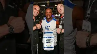 Ronnie Coleman cobra para tirar fotos ?