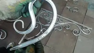 Side panels for a canopy above the entrance door