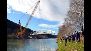 A Giant Crane Places Steel Bridge Structure at Špica in its Final Position / Most pri Špici v Celju