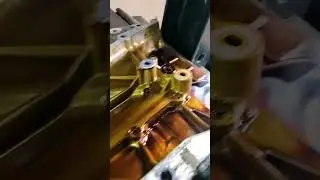 🚗Остатки смазочных материалов присутствуют на каждой детали, которые находятся в контакте с маслом.