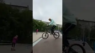 BMX Катка в новом скейт-парке