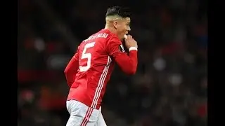 Top 10 Football Players Eating During Match ● HD