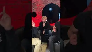 Зая…я засыпаю.