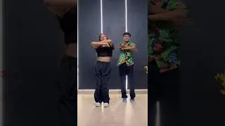 Bangle ke peeche | Kaanta laga | Old Bollywood song | with @itspreeti8507 Dance Cover