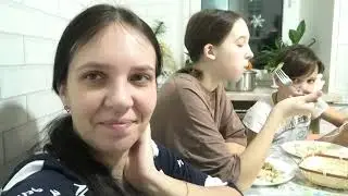 Купили стол в комнату/ Все болеем/ Дома на лыжах