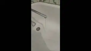 Вода течет один час