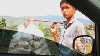 Kisah Rizky jualan kerupuk sepulang sekolah pingin celana dalam