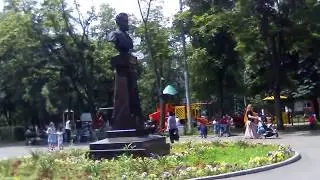 Вокруг Чехова катаются дети