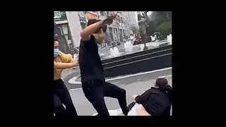 原来你生的孩子都是来讨债索命的！山东济宁不孝子当街暴打亲妈引发众怒，你的懂事孩子每天都在算计父母遗产的动机和维持和睦亲情的愿望之间挣扎， 有人把持不住后果不堪设想， 奉劝天下父母高度警惕早做应急预案