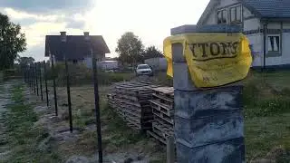Estetyczne i Solidne Ogrodzenie z Pustaków Joniec, Paneli 2D/3D i Betonowej Podmurówki część 2