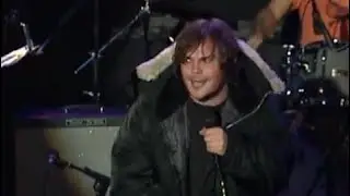 Jack Black singing with Triumph the Insult Comic Dog