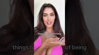 Hot girl on phone ♥️ 