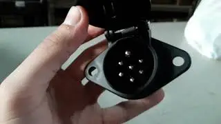 Tomada Elétrica Redonda 7 Polos 12/24V Fêmea Fixa para Engate - CD5813