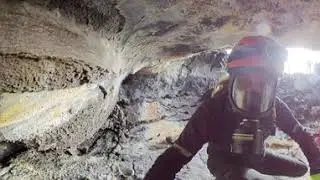 Fagradalsfjall volcano - 360° lava tube exploration