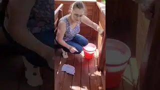 Как помыть шершавый деревянный пол. 