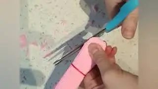 Объемная цифра один из гофрированной бумаги