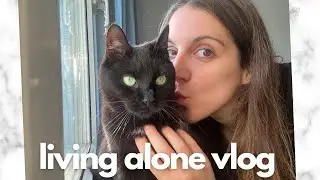 Living alone vlog #8 | simple staycation days, dealing with anxiety & how to sell on Vinted