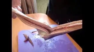 Как быстро почистить селедку