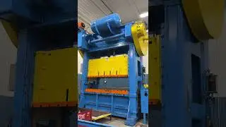400 Ton Niagara Model BP2-400-120-60 Straight Side Double Crank Press