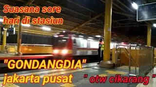 # vlog  suasana sore hari di stasiun Gondangdia jakarta pusat//otw ke cikarang.