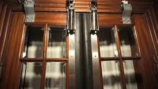 Original 1913 unknown single-speed traction elevator @ Grønnegaarden, Aarhus, Denmark