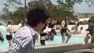 Flash Mob Pillow Fight-Fountain LBSU