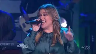 Kelly Clarkson Sings "Dancing In The Streets"  April 4, 2022 Live Concert Performance HD 1080p