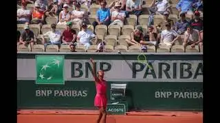 Leylah Fernandez and the errant service toss