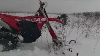 сноубайк по  мокрому снегу