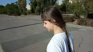 Аня ходит в школу и все знает 😃