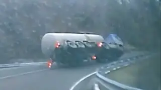 Lkw Unfälle Winter 2017  |  Tödlicher Lkw Unfall  |  Truck Crash Compilation Winter 2017