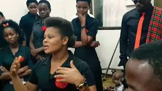 Vijana tandale_SAYARI- mahojiano kutoka AWR morogoro ndani ya studio barikiwa. PART 01.