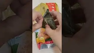 Eating Zhongzi (Chinese Sticky Rice Dumplings) #eatingzhongzi #chinesestickyricedumplings