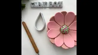 Experimenting with ultralight clay and making a petal bowl