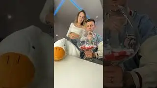 Выбираем подарок на нашу годовщину 🤑 походу у меня не было выбора🤫