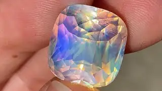 Лунный камень.