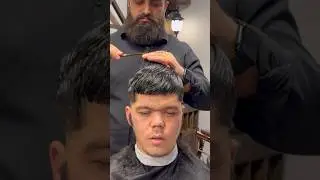 Bazen yamuk makasla düz kesersin😳💈