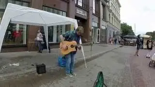 AMAZING GUITAR STREET PERFORMANCE IN RĪGA