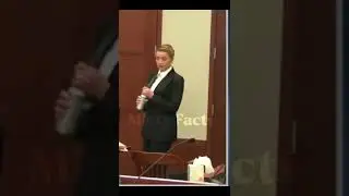 Amber Heard panics and hides bottle from court security