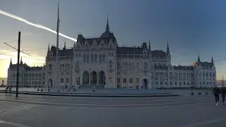 PARLIAMENT BUILDING / Budapest, Hungary 