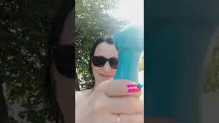 Как справиться с летней жарой с помощью пульверизатора с прохладной водой #shorts