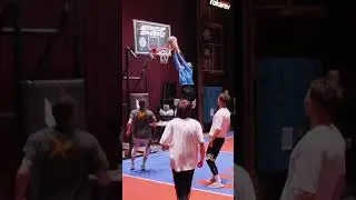 ДЕД не захотел Просто Смотреть и ворвался в ИГРУ 😱 Разнес ВСЕХ НА Баскете 3x3 👨🏼‍🦳 Old Man Prank