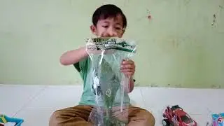 unboxing mainan baru, mobil monster, mobil balap, Helikopter, Pesawat.
