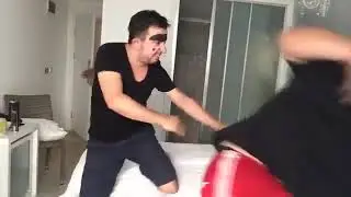 Cumali Ceber şarkı söyleyen 2liyi tokat manyağı yaptı