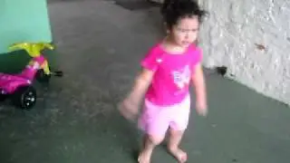 lele cantando backyardigans.AVI