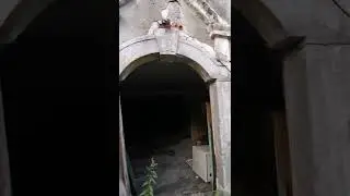 Dwór w Kochanowie (pow. kamiennogórski). Kilka nagrań z wewnątrz