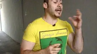 Вахтанг в арке на арбате)