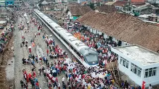SERBU KERETA API DI STASIUN GARUT ! MENYAMBUT KEDATANGAN KERETA API DI STASIUN GARUT !
